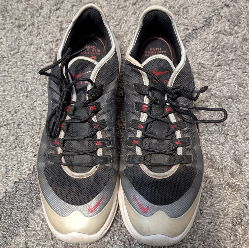 Nike Air Max Axis athletic shoe , tennis shoe, low cut....
